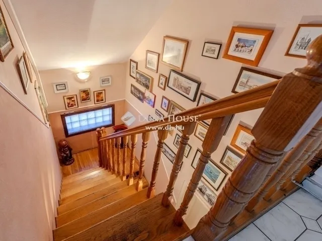 Eladó ház Veresegyház 250 nm