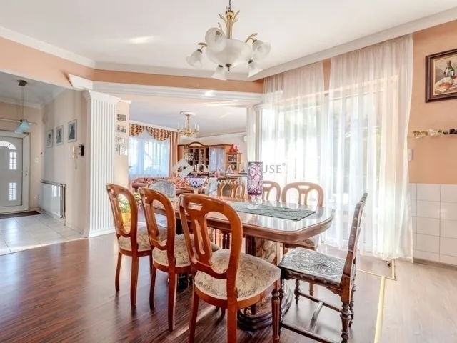 Eladó ház Veresegyház 250 nm