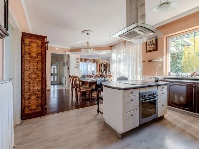 Eladó ház Veresegyház 250 nm