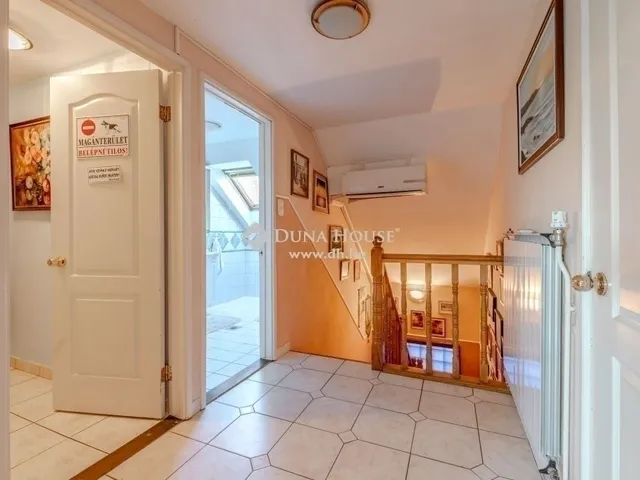 Eladó ház Veresegyház 250 nm