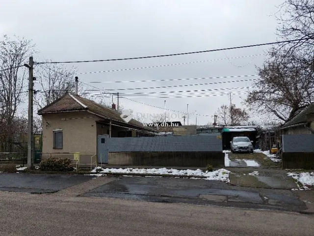 Eladó kereskedelmi és ipari ingatlan Budapest XXI. kerület, Csepel Belváros 100 nm