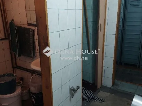 Eladó kereskedelmi és ipari ingatlan Budapest XXI. kerület, Csepel Belváros 100 nm