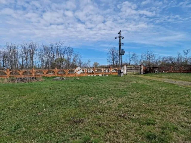 Eladó ház Cegléd 600 nm