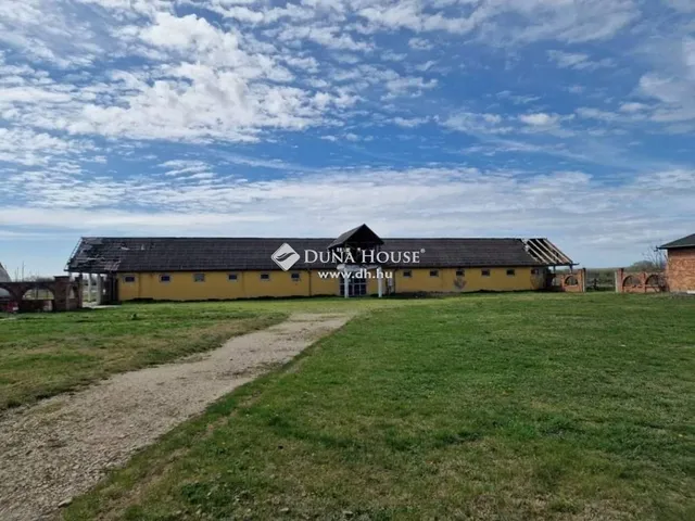 Eladó ház Cegléd 600 nm