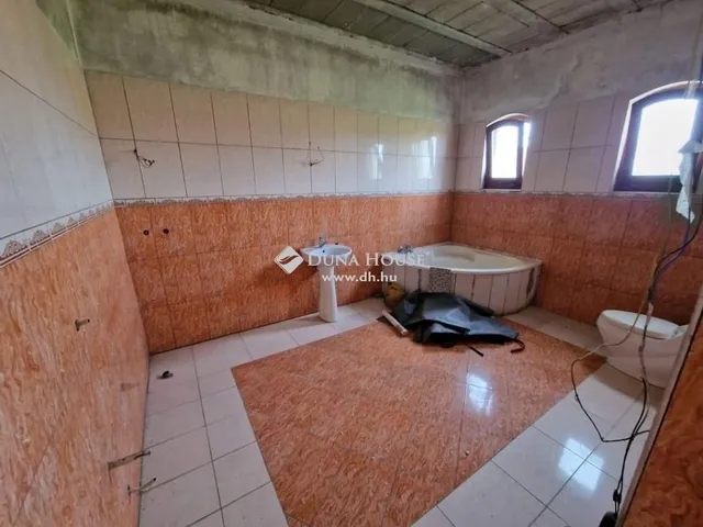 Eladó ház Cegléd 600 nm