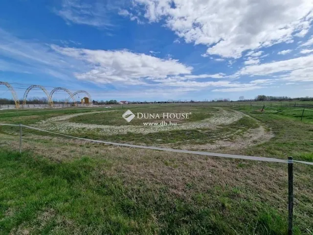 Eladó ház Cegléd 600 nm