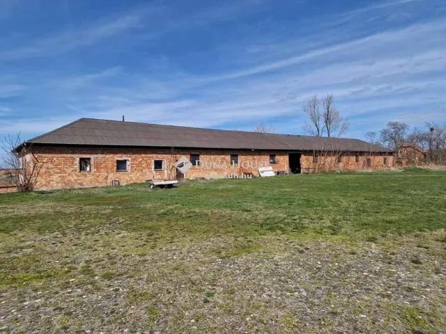 Eladó ház Cegléd 600 nm