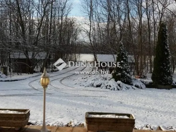 Eladó ház Újlengyel 280 nm