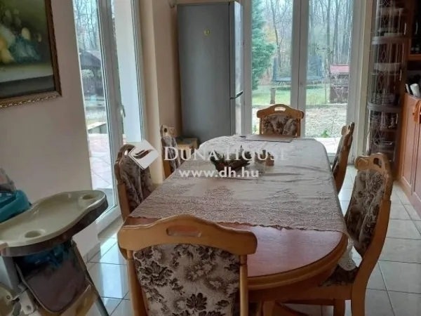 Eladó ház Újlengyel 280 nm