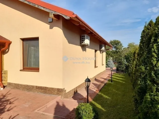 Eladó ház Mogyoród 240 nm