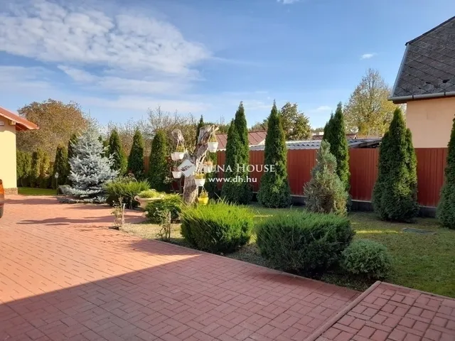 Eladó ház Mogyoród 240 nm