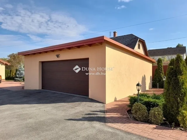 Eladó ház Mogyoród 240 nm