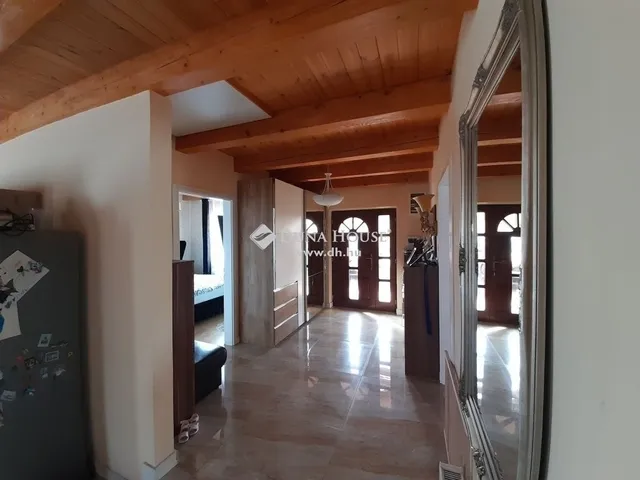 Eladó ház Mogyoród 240 nm