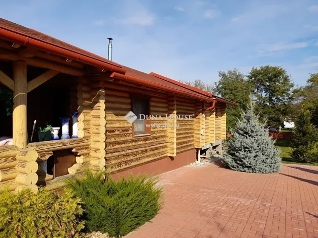 Eladó ház Mogyoród 240 nm