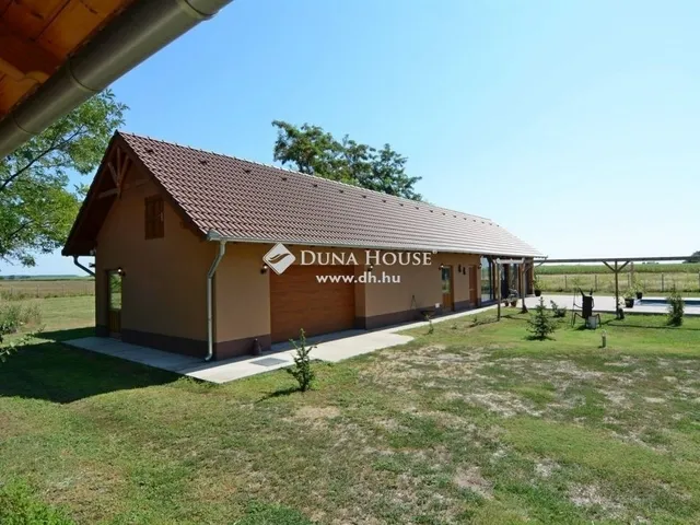 Eladó mezőgazdasági ingatlan Kocsér 157 nm