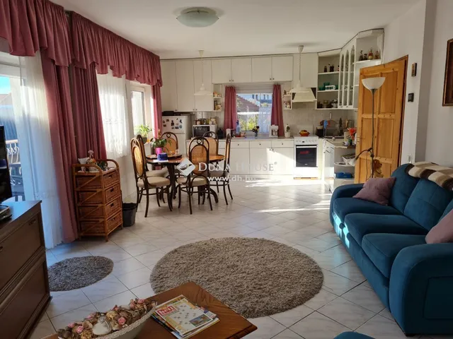 Eladó ház Szentendre 440 nm