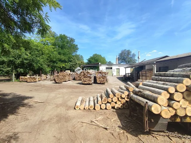 Eladó kereskedelmi és ipari ingatlan Nagykőrös 1000 nm