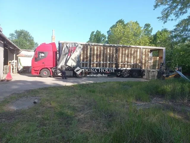 Eladó kereskedelmi és ipari ingatlan Nagykőrös 1000 nm