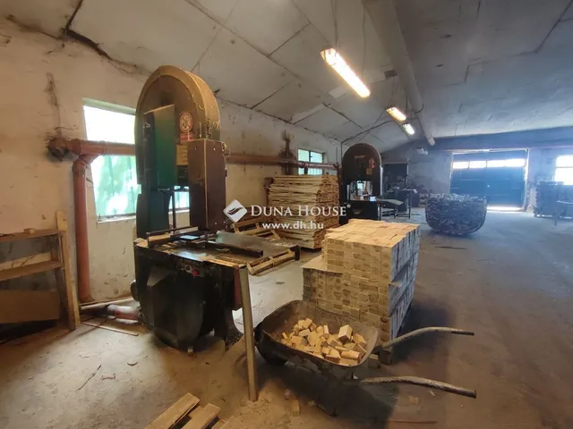 Eladó kereskedelmi és ipari ingatlan Nagykőrös 1000 nm