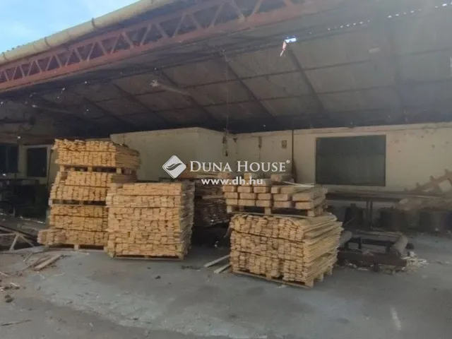 Eladó kereskedelmi és ipari ingatlan Nagykőrös 1000 nm