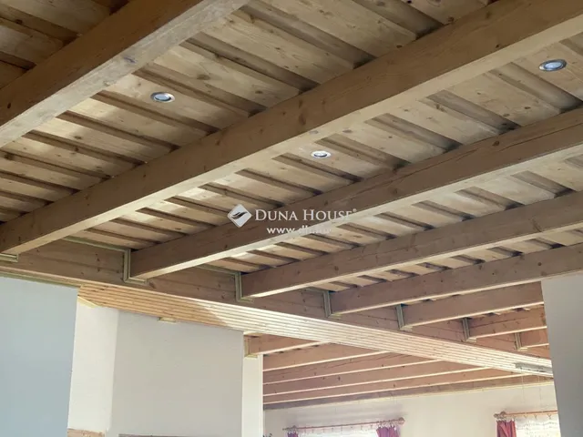 Eladó ház Százhalombatta 336 nm