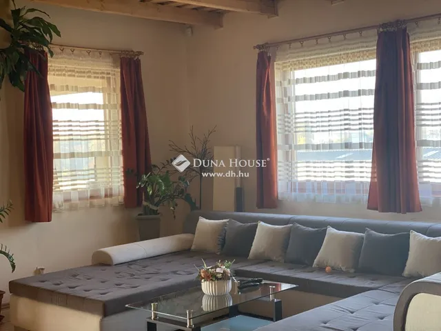 Eladó ház Százhalombatta 336 nm