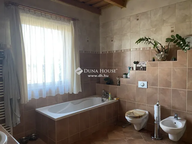 Eladó ház Százhalombatta 336 nm