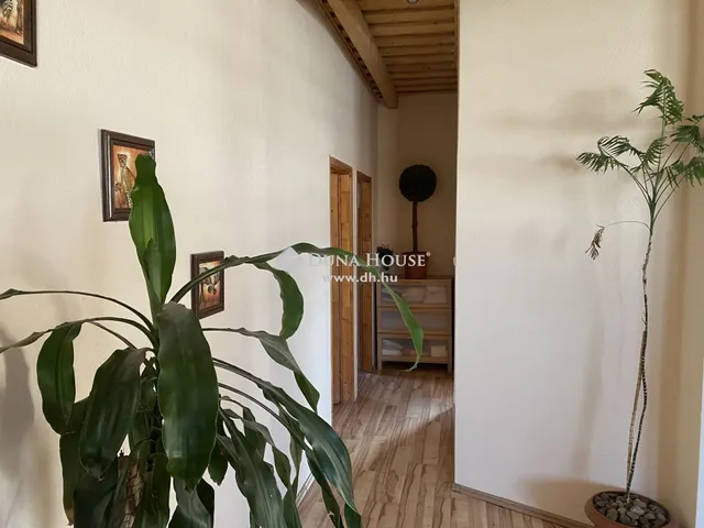 Eladó ház Százhalombatta 336 nm