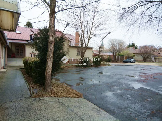 Eladó kereskedelmi és ipari ingatlan Nagykőrös 700 nm