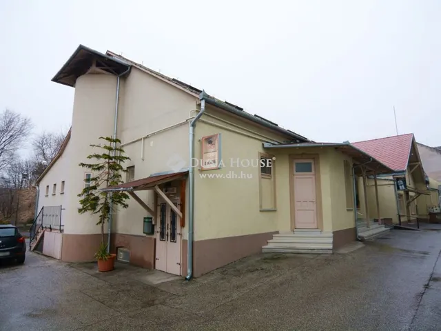 Eladó kereskedelmi és ipari ingatlan Nagykőrös 700 nm