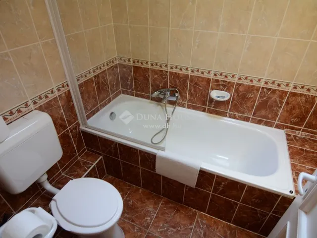 Eladó kereskedelmi és ipari ingatlan Nagykőrös 700 nm