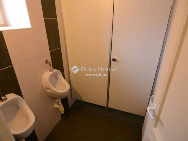 Eladó kereskedelmi és ipari ingatlan Nagykőrös 700 nm