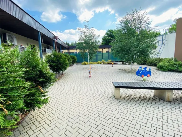 Eladó kereskedelmi és ipari ingatlan Tápiószecső 366 nm