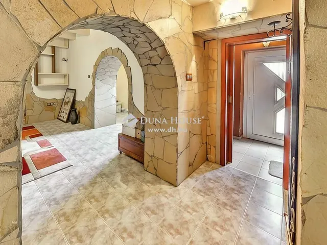 Eladó ház Mende 170 nm