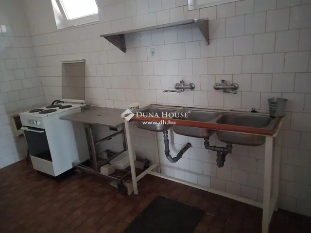 Eladó kereskedelmi és ipari ingatlan Dunaharaszti 489 nm