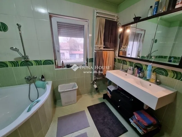Eladó ház Budapest XVIII. kerület, Kossuth Ferenc-telep 120 nm