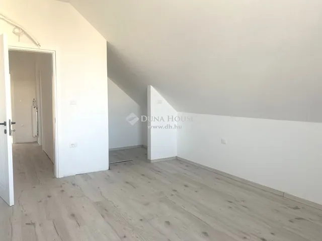 Eladó ház Üllő 132 nm