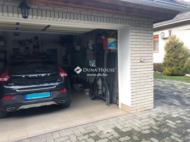 Eladó ház Sóskút 246 nm