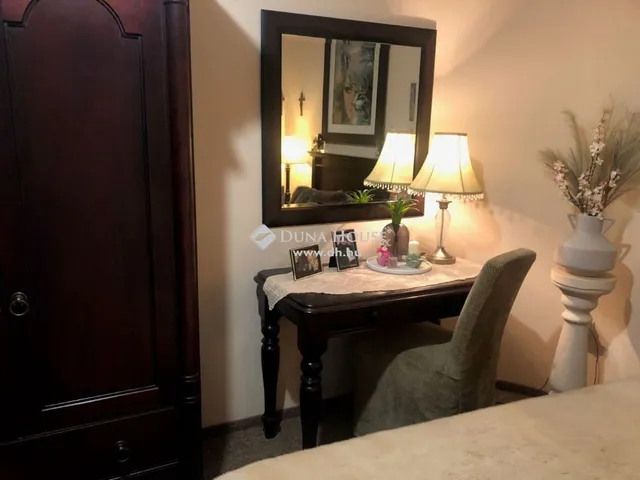 Eladó ház Sóskút 246 nm