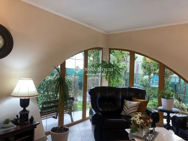 Eladó ház Sóskút 246 nm