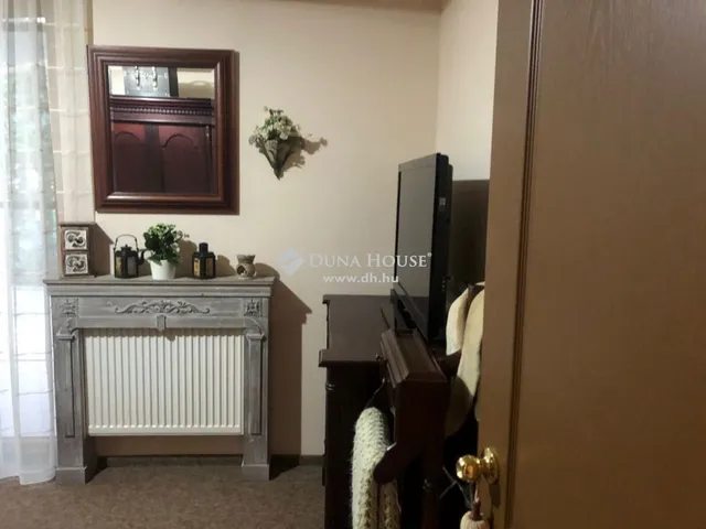 Eladó ház Sóskút 246 nm