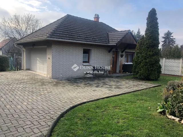 Eladó ház Sóskút 246 nm