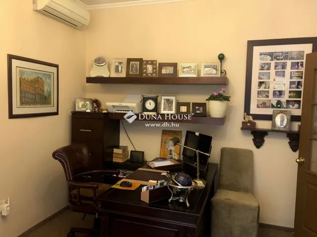 Eladó ház Sóskút 246 nm