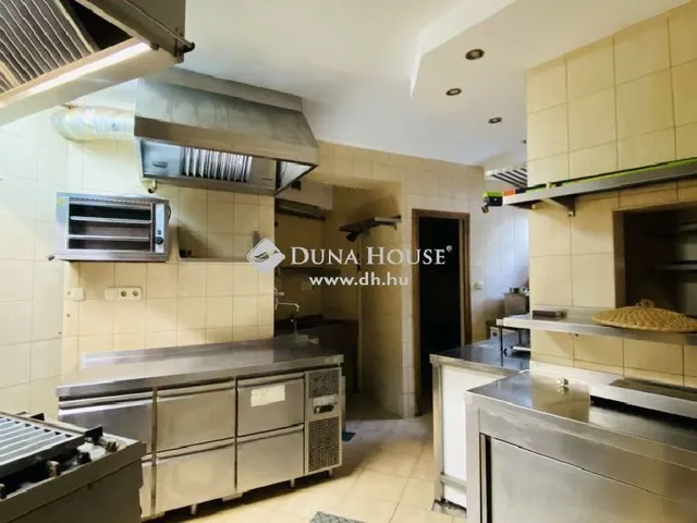 Eladó kereskedelmi és ipari ingatlan Szentendre 90 nm