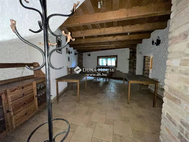 Eladó kereskedelmi és ipari ingatlan Szentendre 90 nm