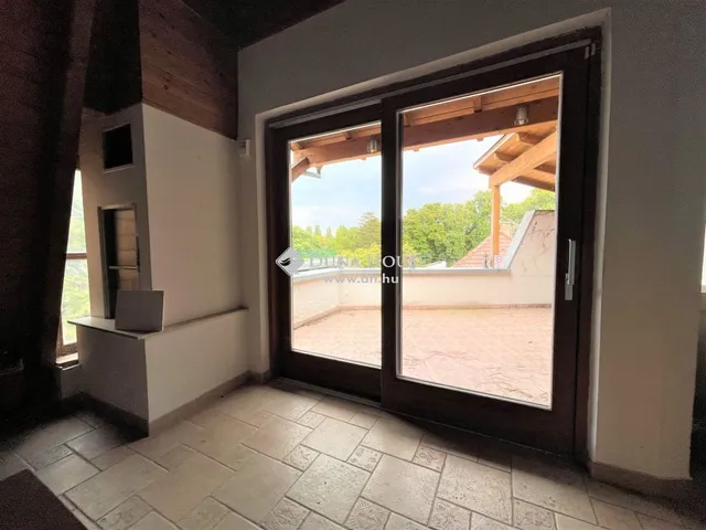 Eladó kereskedelmi és ipari ingatlan Szentendre 90 nm