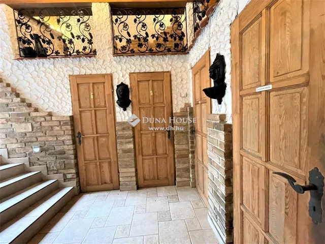 Eladó kereskedelmi és ipari ingatlan Szentendre 90 nm