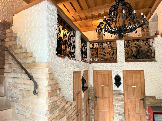 Eladó kereskedelmi és ipari ingatlan Szentendre 90 nm