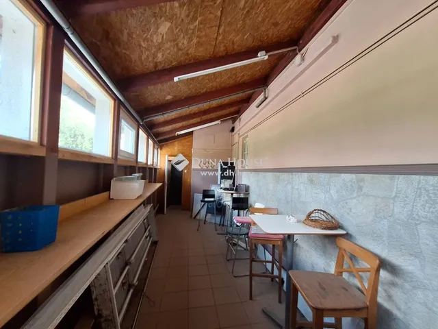 Eladó kereskedelmi és ipari ingatlan Mende 146 nm