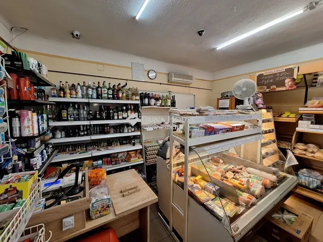 Eladó kereskedelmi és ipari ingatlan Mende 146 nm